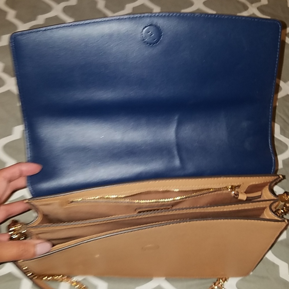 Tory Burch Robinson Convertible Shoulder Bag - Picture 3 of 8